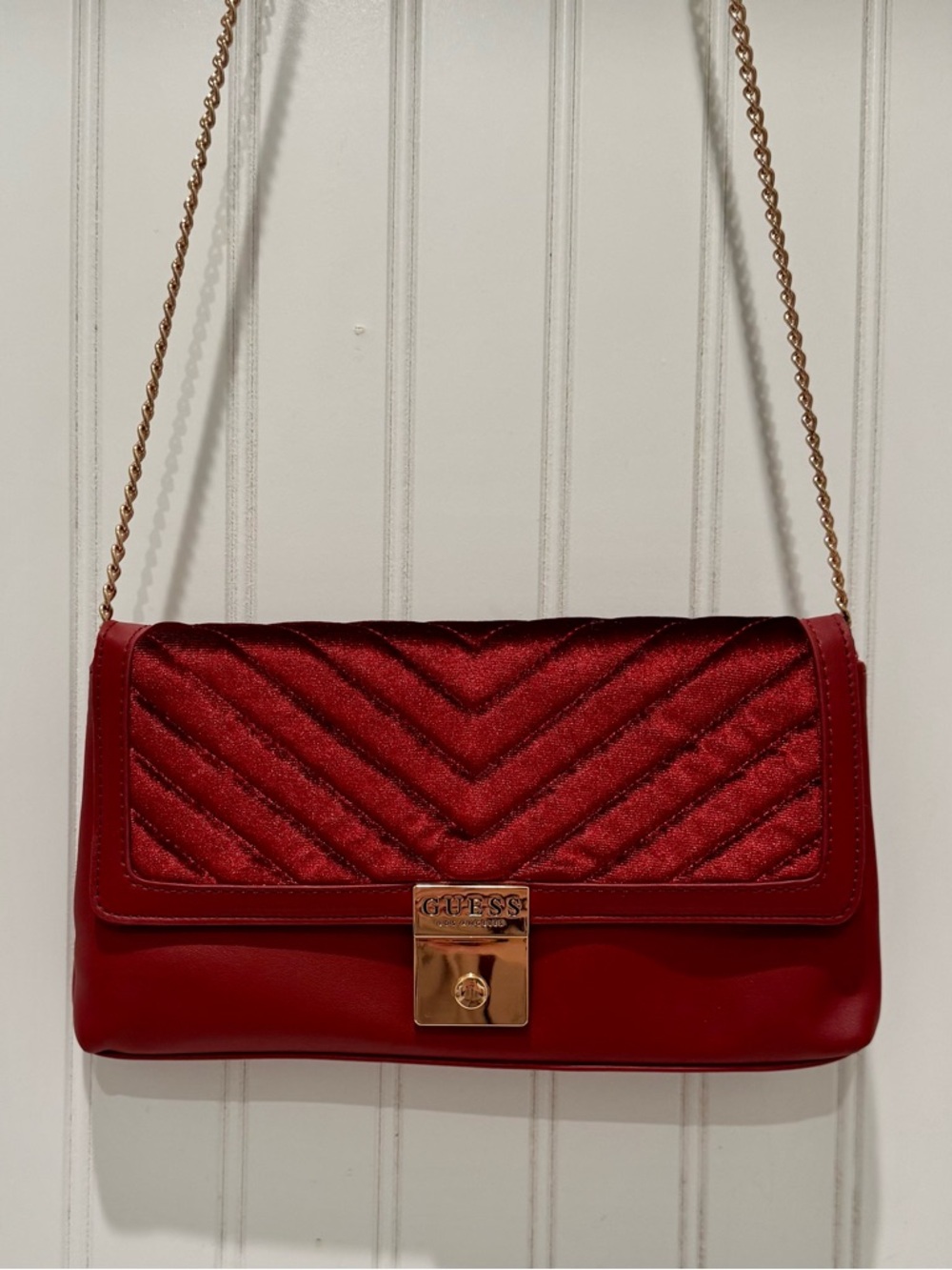 NWOT GUESS Red Quilted Crossbody with Gold Chain